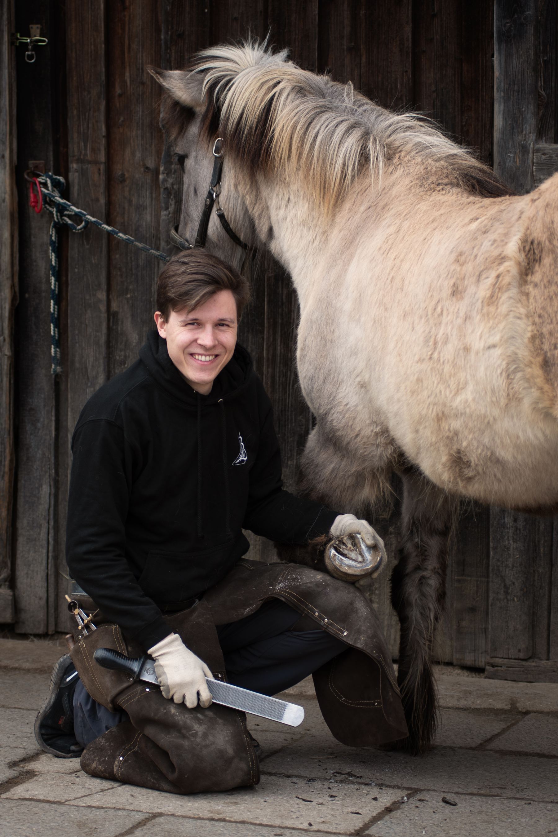 Lucian von Brevern mit einem Pony